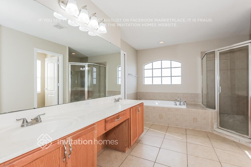 Building Photo - 12820 Standbridge Dr