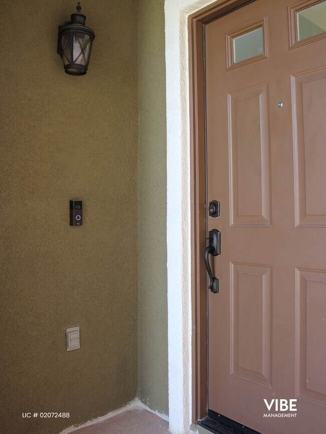 Building Photo - Beautifully updated Verdigris 3 bedroom Single Family Home with Sunset Views!