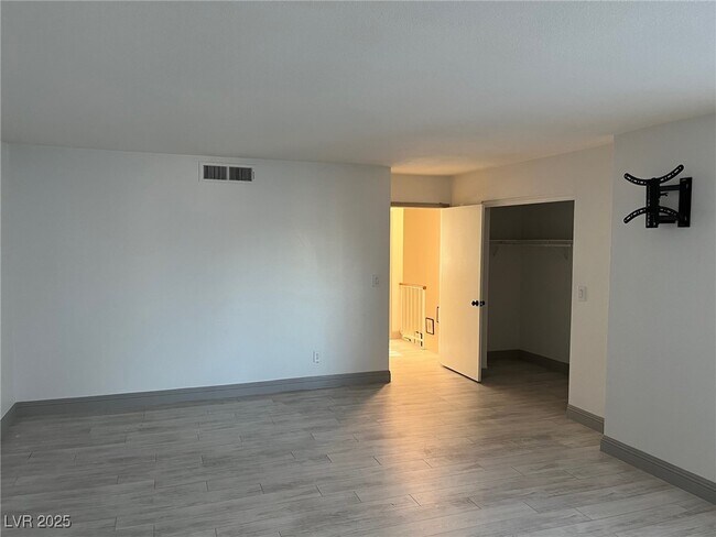 Building Photo - 2692 Matogroso Ln