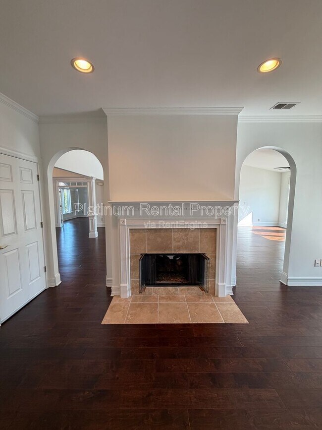 Building Photo - 7020 Grassmoor Grange Way