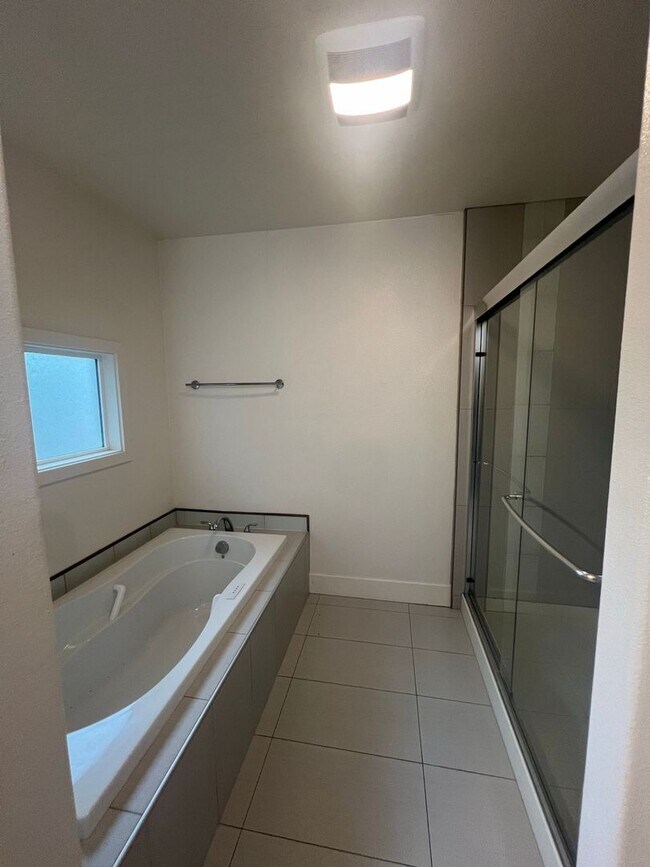 Building Photo - 4-Bedroom Home in Concord’s Desirable State Streets Neighborhood