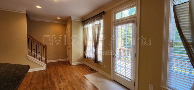 Building Photo - 106 Lexington Village