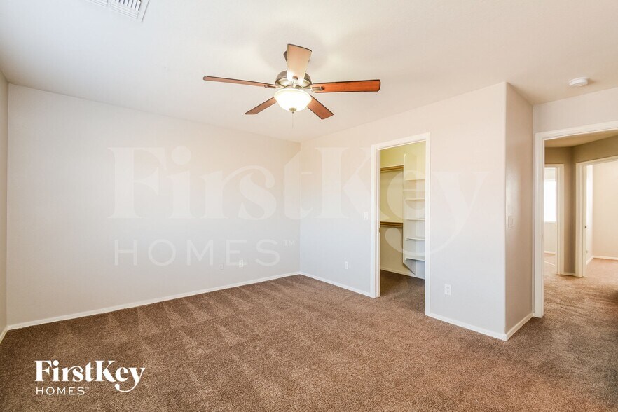 Building Photo - 8560 W Vogel Ave