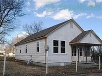 Building Photo - 908 E Edison St