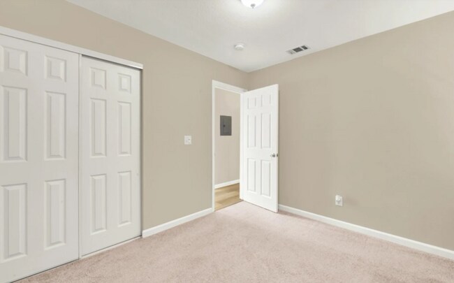 Building Photo - Spacious & Updated 2 BR / 1 BA Home in North Oakland – Move-In Ready!