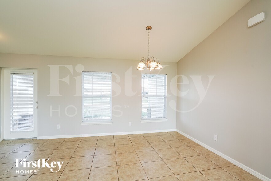 Building Photo - 610 NW 27th Terrace