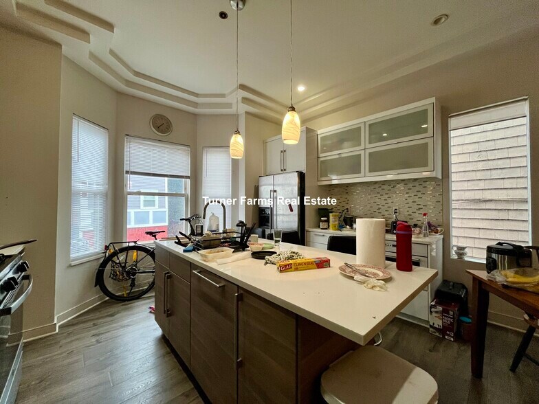 Building Photo - 24 Washburn St