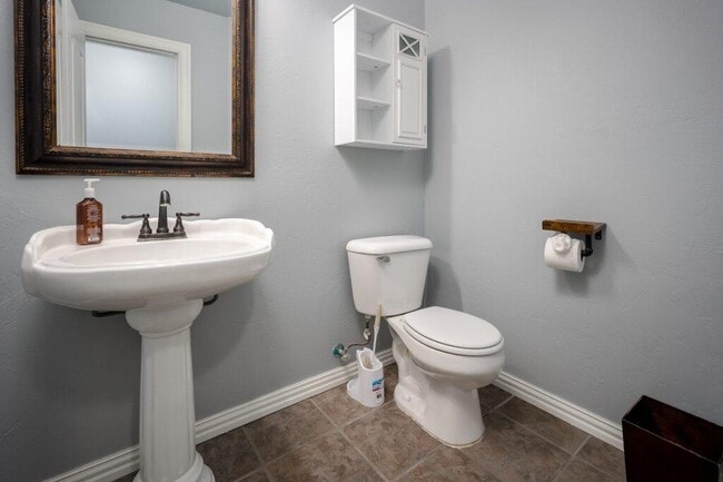 Building Photo - 13516 Gramercy Park Pl