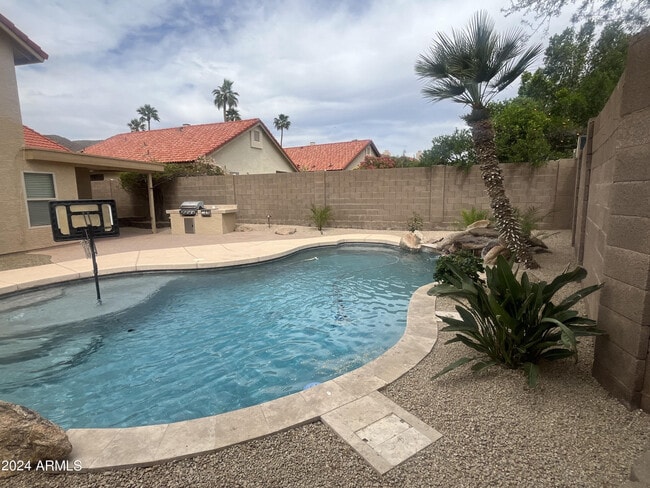 Building Photo - 11271 E Poinsettia Dr