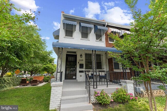 Building Photo - 2339 3rd St NE