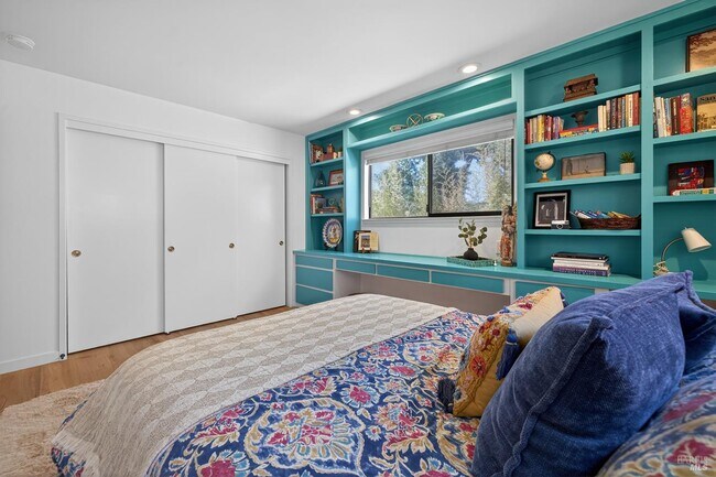 Building Photo - 3662 Lovall Valley Rd