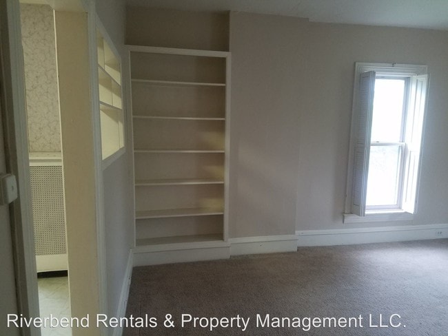 Building Photo - 1103 8th St E