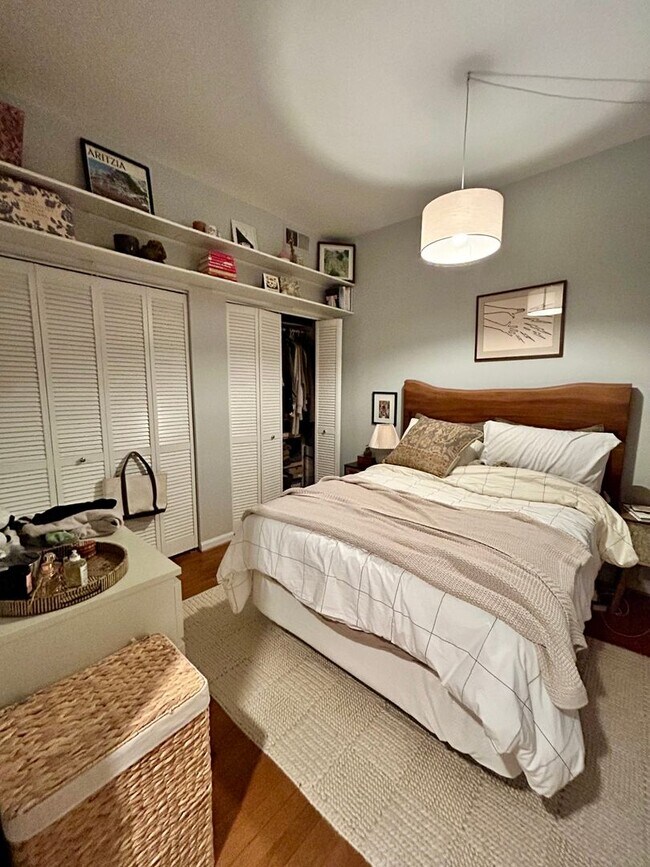 Building Photo - Beautiful Dupont 1Br w/ Historic Charm, 97 Walkscore!