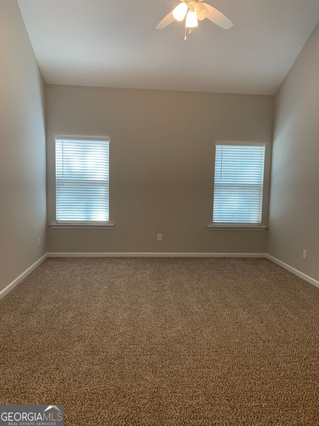 Building Photo - 222 Gary Cir