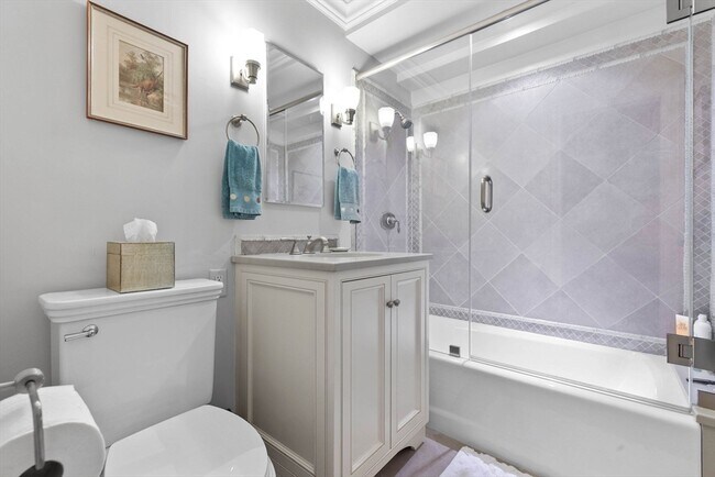 Building Photo - 180 Beacon St