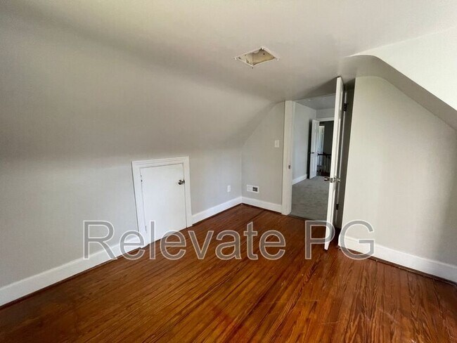 Building Photo - 10322 Cox Rd