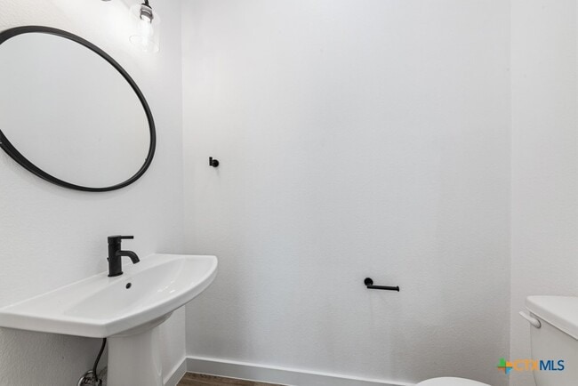 Building Photo - 158 S Academy Ave