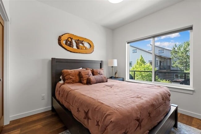 Building Photo - 258 Blackberry Loop