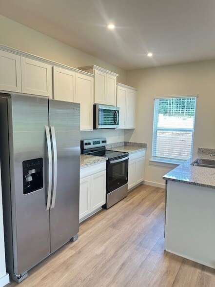 Building Photo - 4131 Belcourt Dr