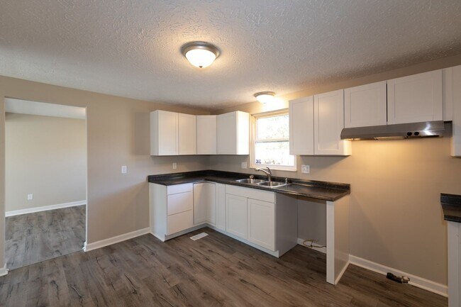 Building Photo - 4 bed 2.5 bath 2 story home with full deck located in Decatur Township