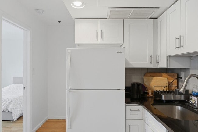 Building Photo - 457 2nd St