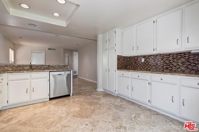 Building Photo - 26816 Cactus Trail