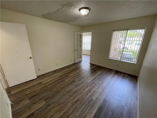 Building Photo - 3430 Pinewalk Dr N