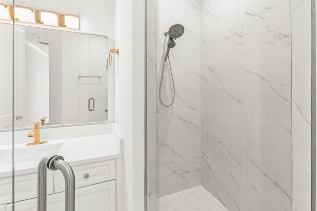 Building Photo - 47 SW Osceola St