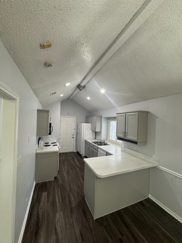 Building Photo - 7504 Bear Lake Dr