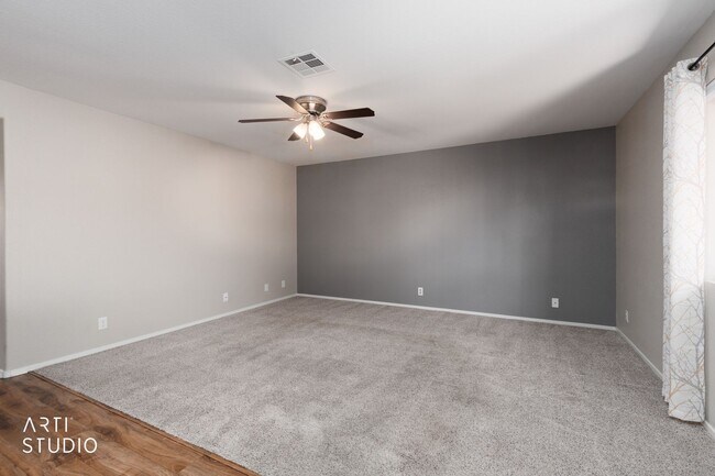 Building Photo - 2BR/2BA Condo in Rock Springs II - Small Pets Welcome