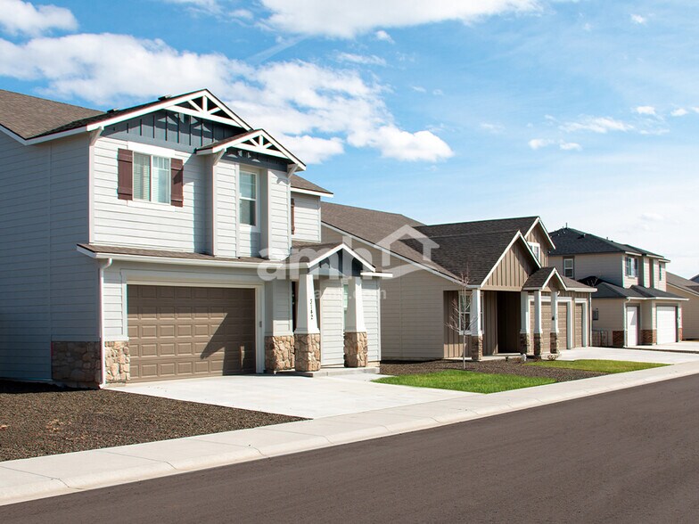 Building Photo - 3084 N Vigo Ave