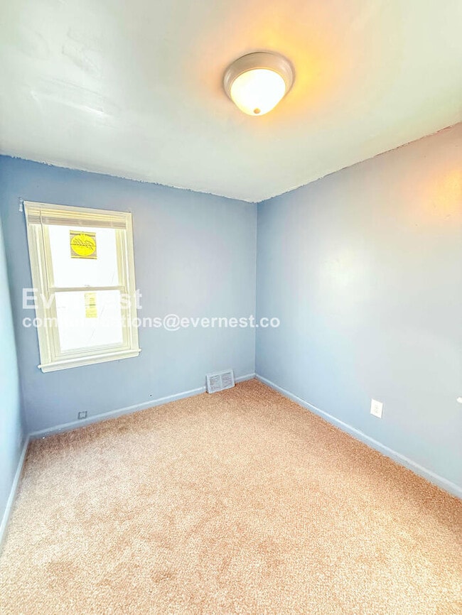 Building Photo - 18640 Sherwood St