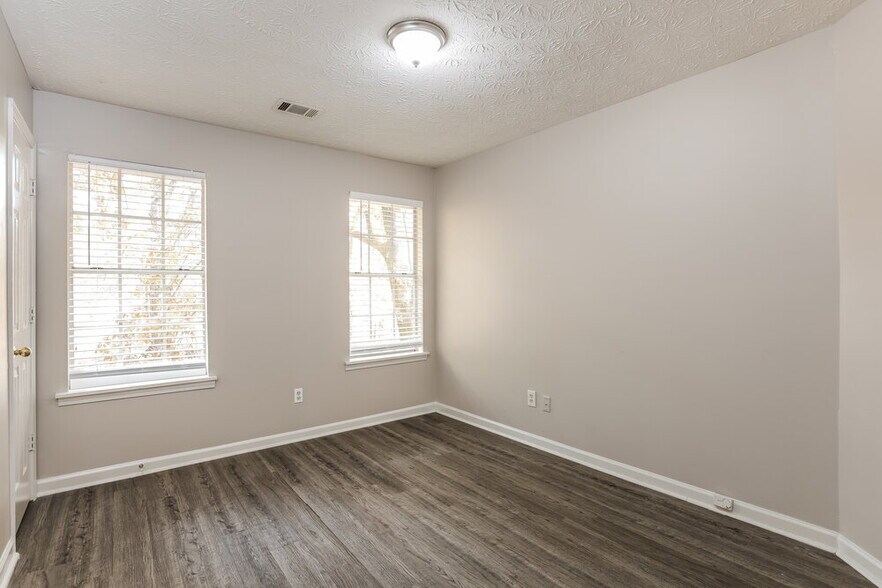 Building Photo - 5543 Dorsett Shoals Rd