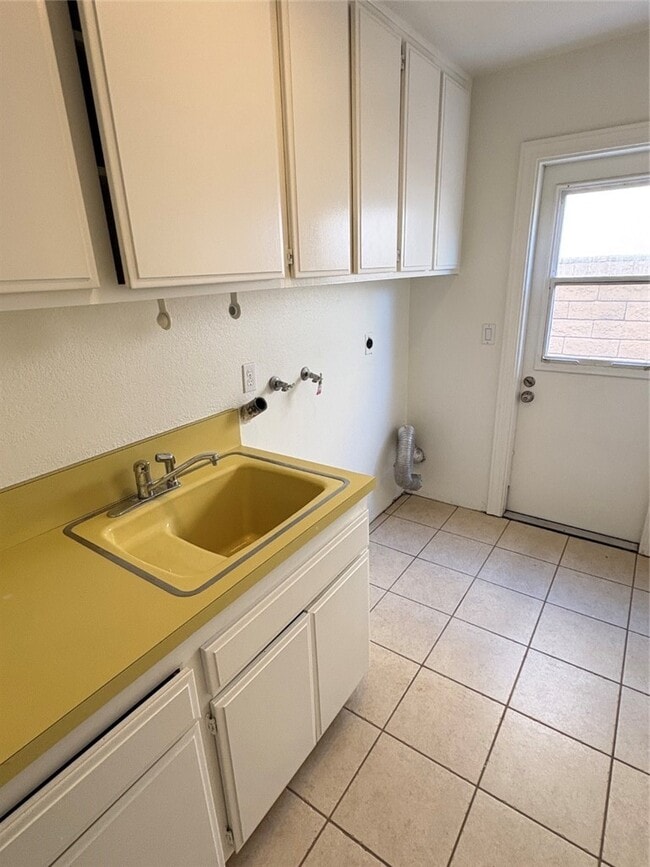 Building Photo - 199 N Paseo Rio Moreno