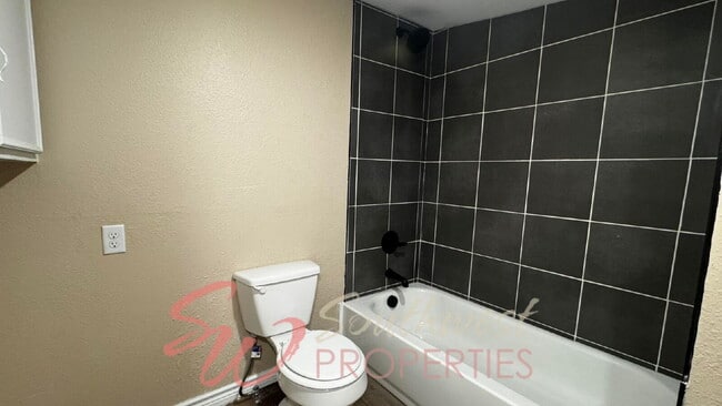 Building Photo - Newly Renovated 3 Bed / 2 Bath – Just 1 Mile from Tarleton!