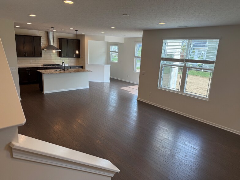Building Photo - 8580 Apricot Wy