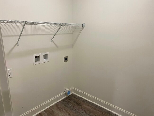 Building Photo - 14 Carney Ln