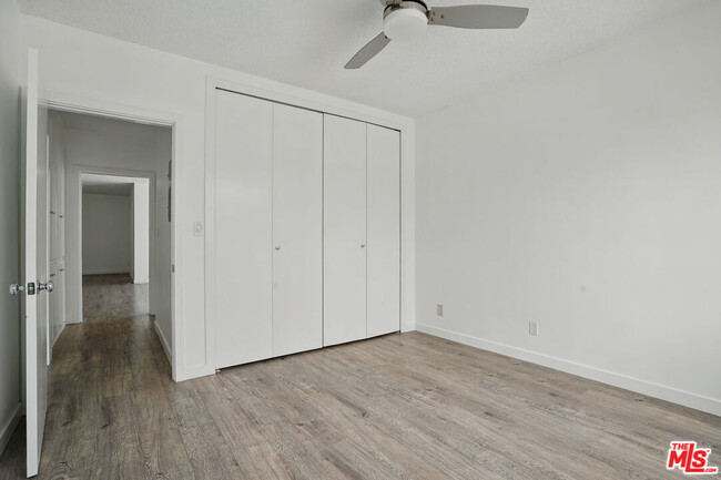 Building Photo - 930 3rd St
