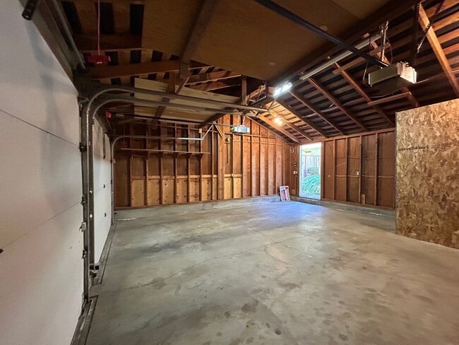 Building Photo - Serene 2 Bed, 2 Bath Updated Hidden Gem!