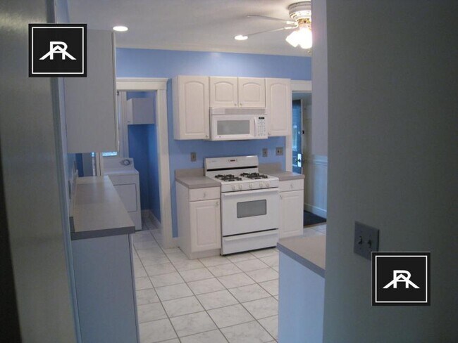 Building Photo - 3 bedroom in Brighton MA 02135