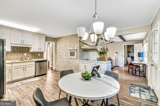 Building Photo - 2532 Lakebrook Ct