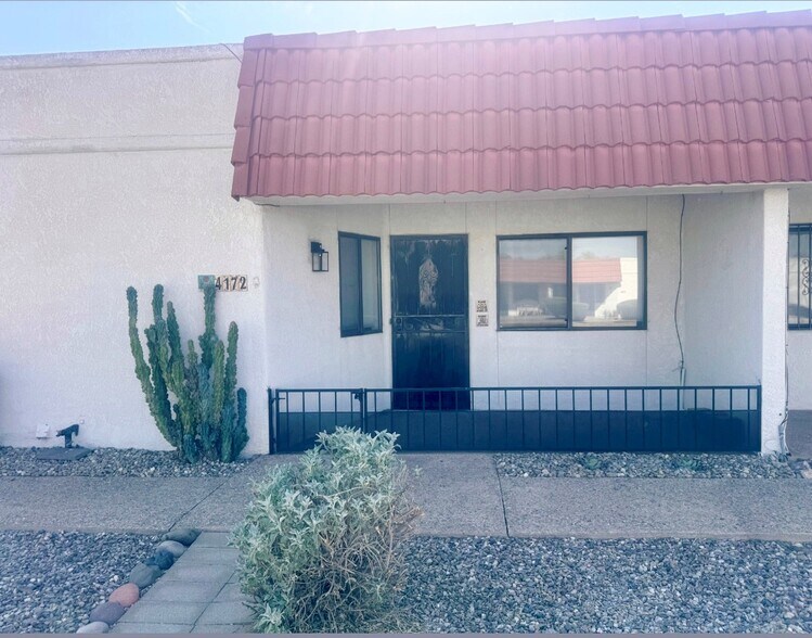 Front - 4172 N Western Winds Dr