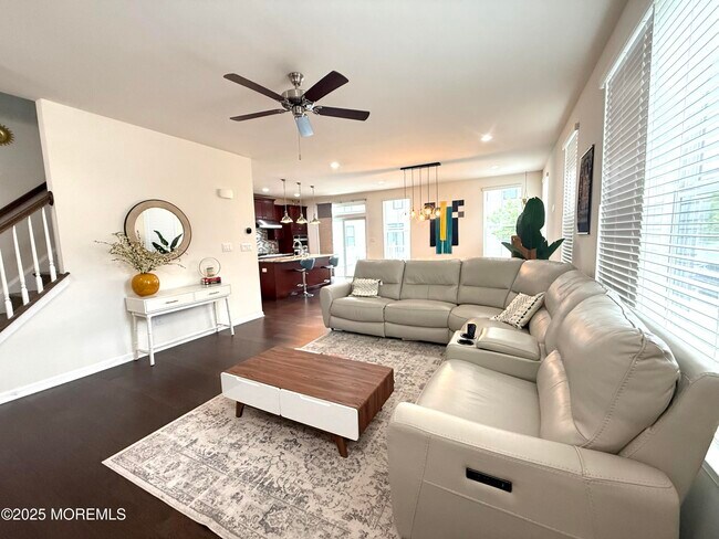 Primary Photo - 2 Wisteria Ct