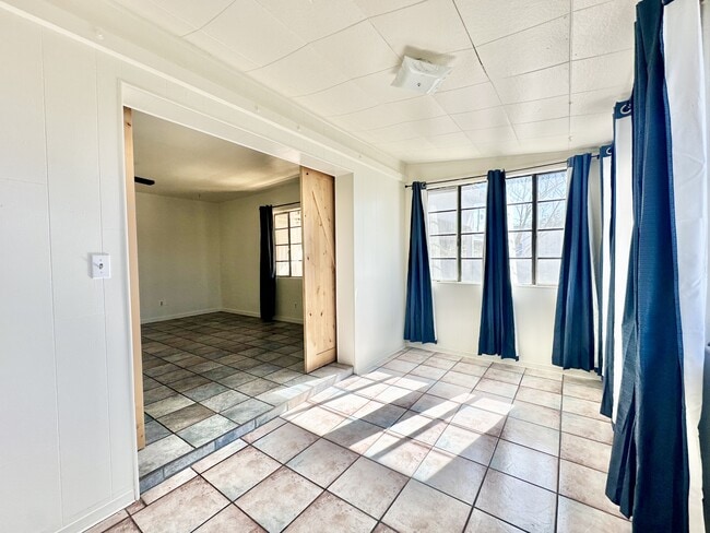 Building Photo - 1150 N Jones Blvd