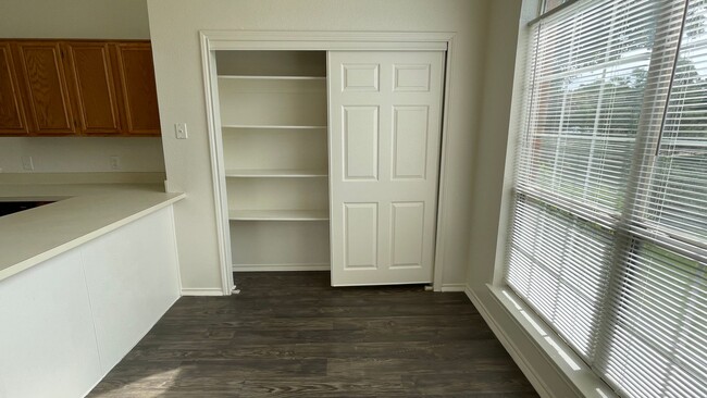 Building Photo - Nice Single Story in Waterford Oaks-Cedar Hill