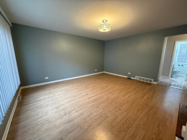 Building Photo - 10021 Frontage Rd