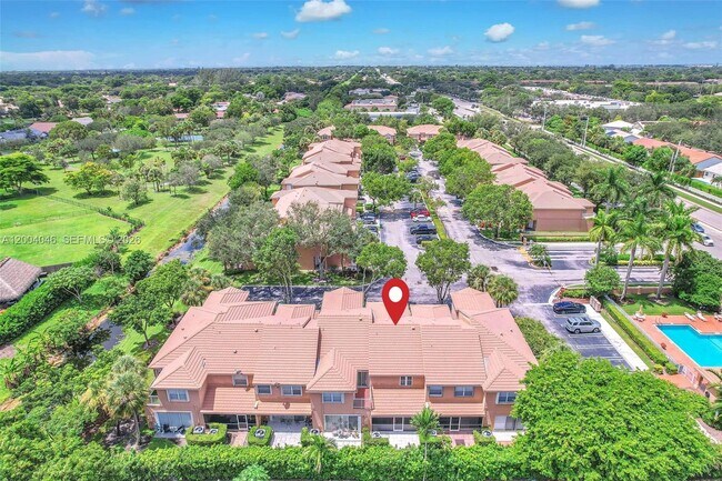 Building Photo - 10112 Royal Palm Blvd