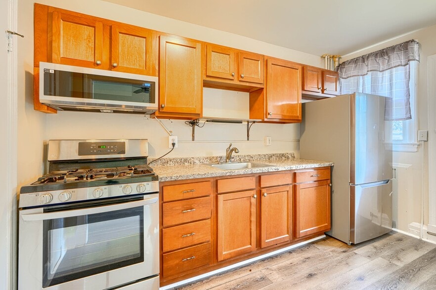 Building Photo - 4041 Wilkens Ave