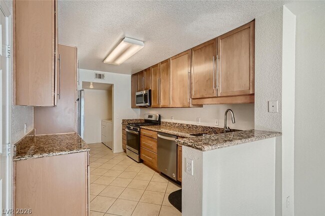 Building Photo - 7700 Almeria St