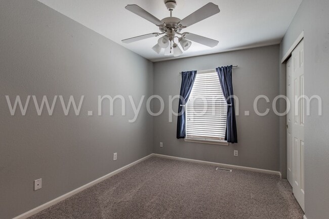 Building Photo - Stunning 3 Bedroom / 2 Bathroom Home | Mil...